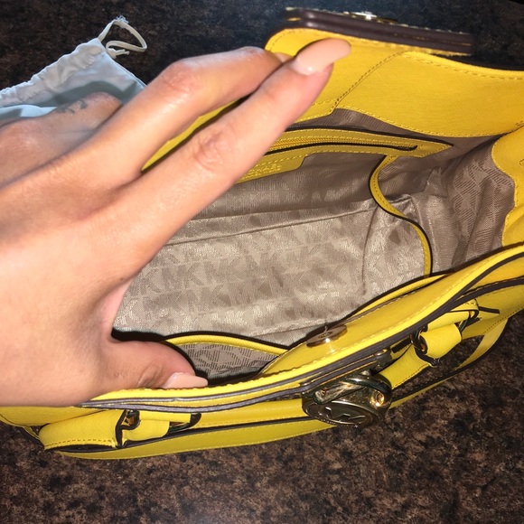 ✨💛Michael Kors purse & wallet💛✨ - Picture 7 of 12